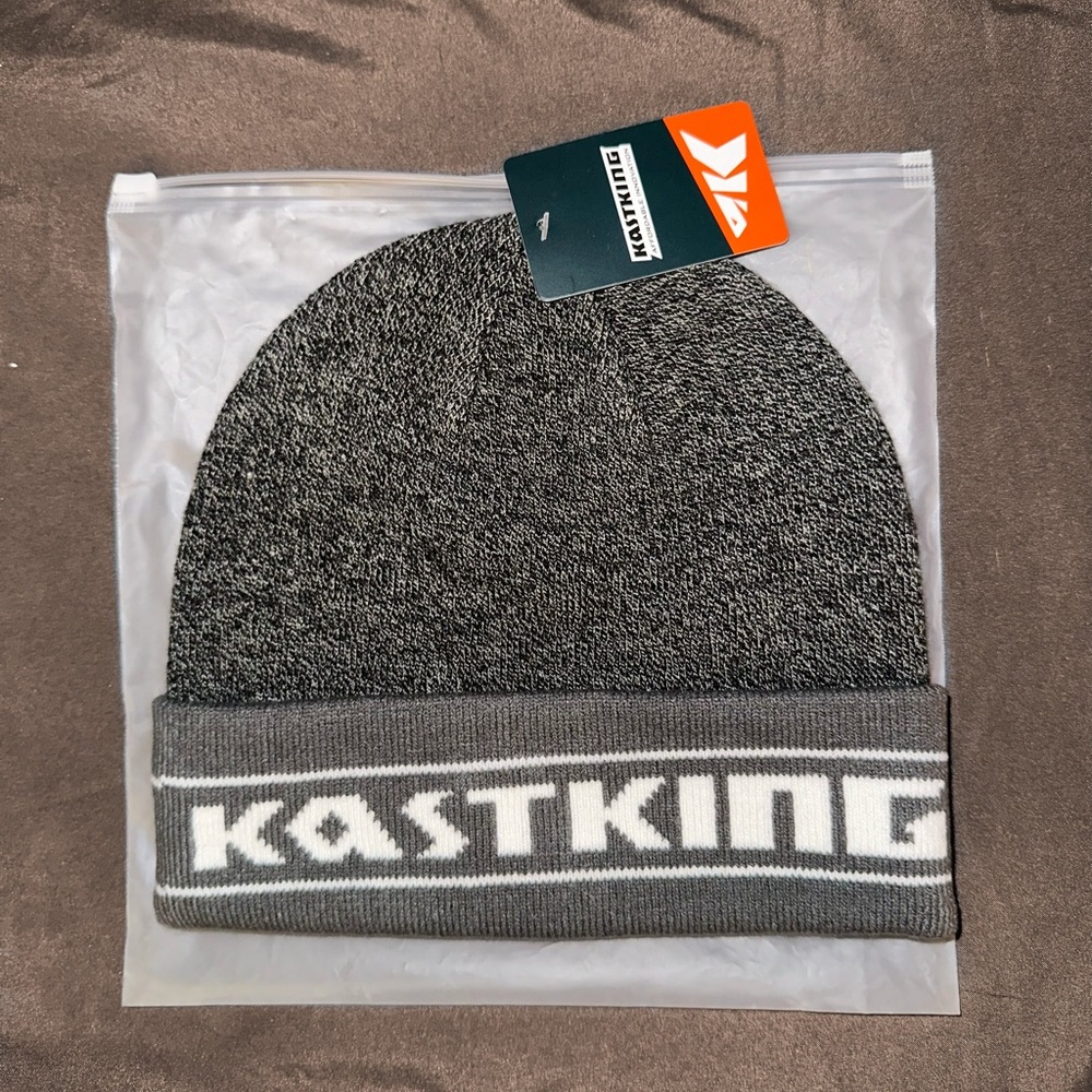 kastking beanie, never worn w tags